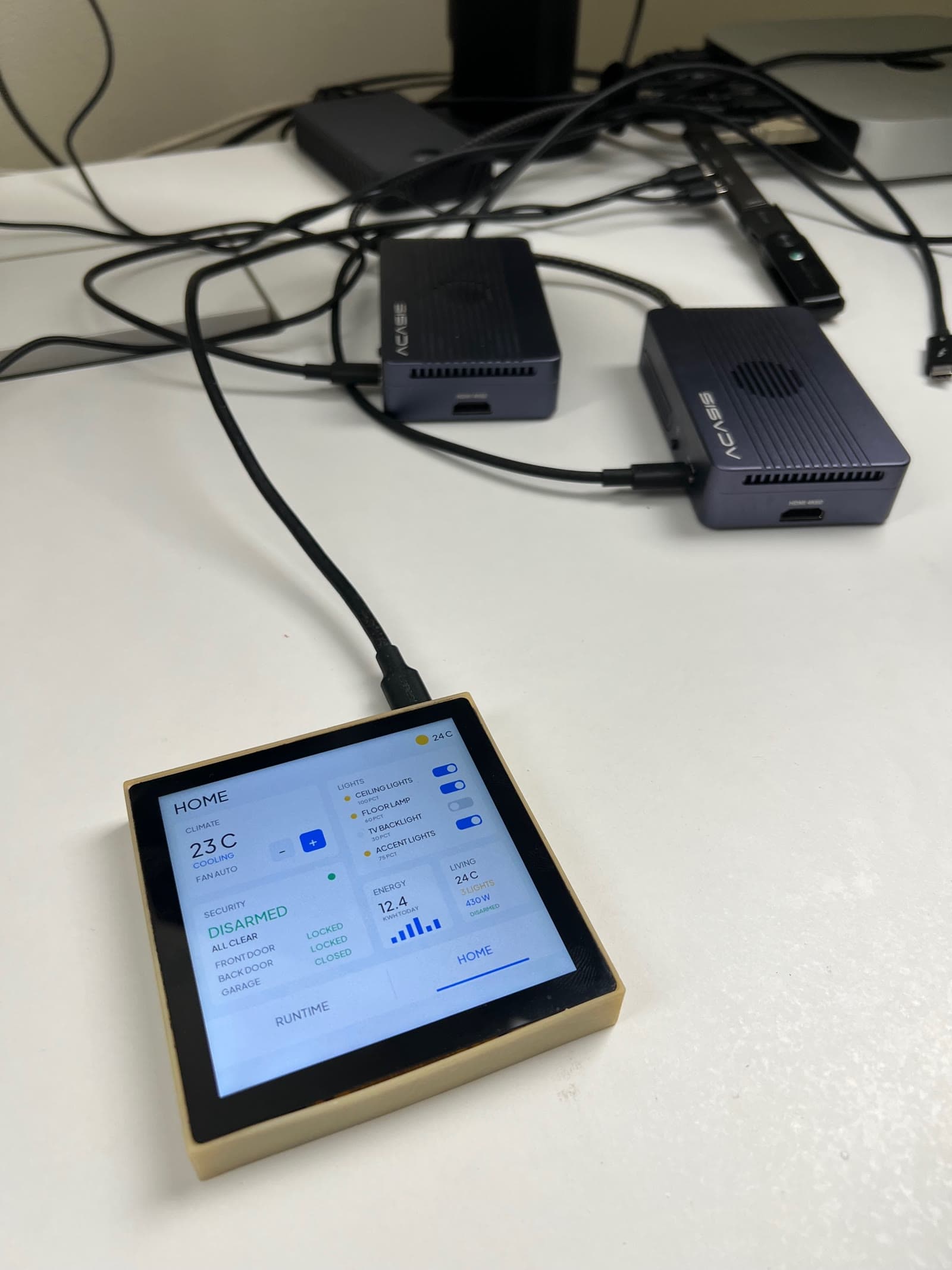 Allwinner D1 RISC-V touchscreen panel running Lance’s native interface